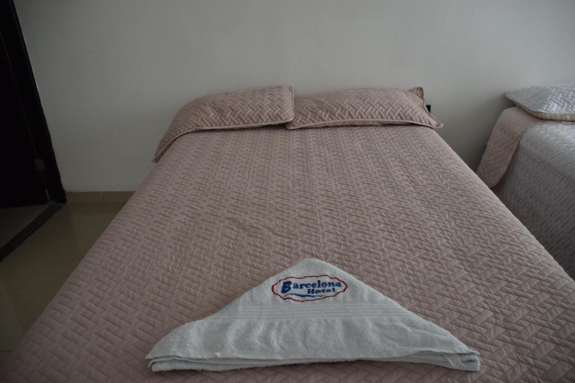 Hotel Barcelona Monteria Luaran gambar