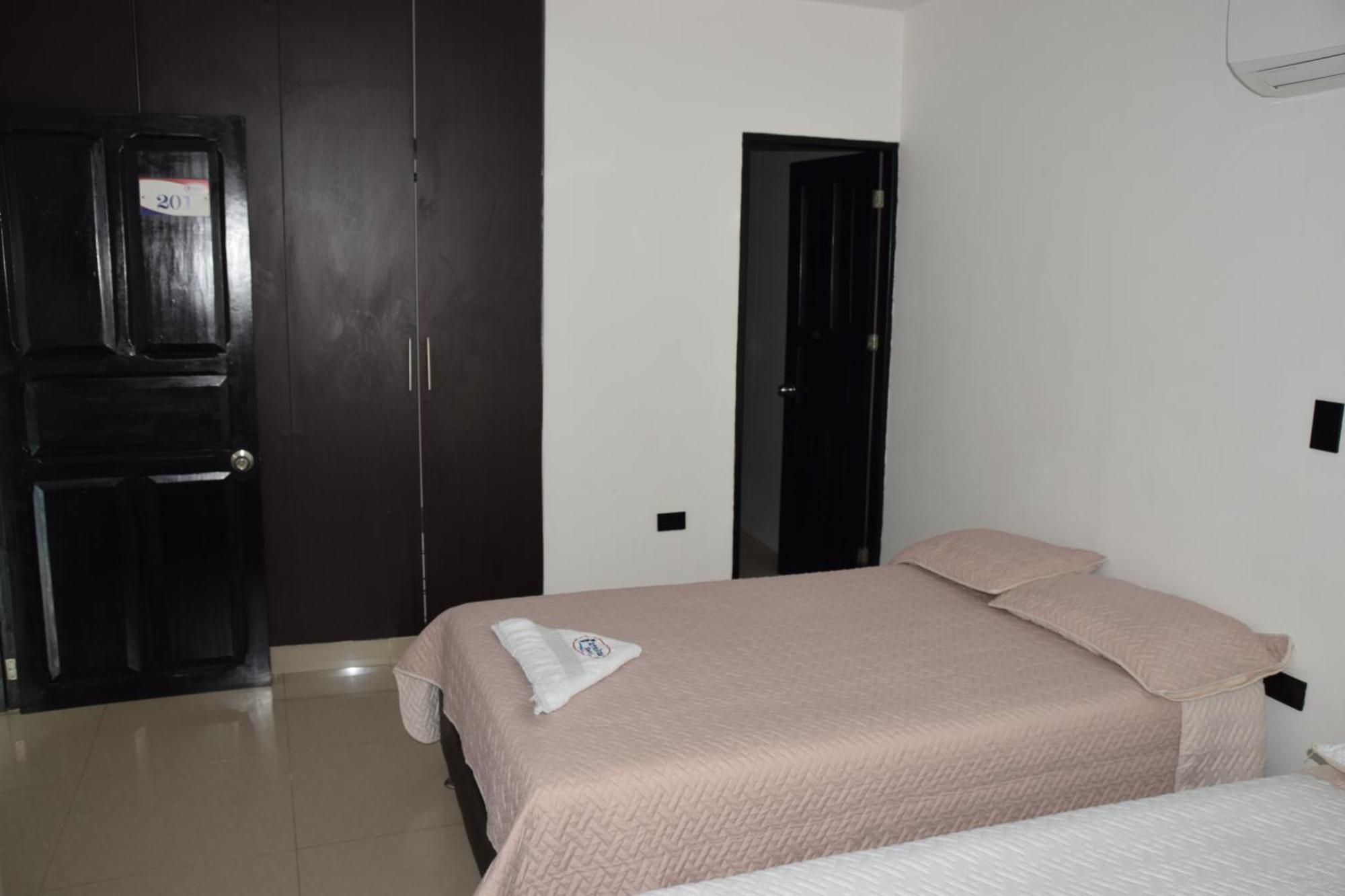 Hotel Barcelona Monteria Luaran gambar